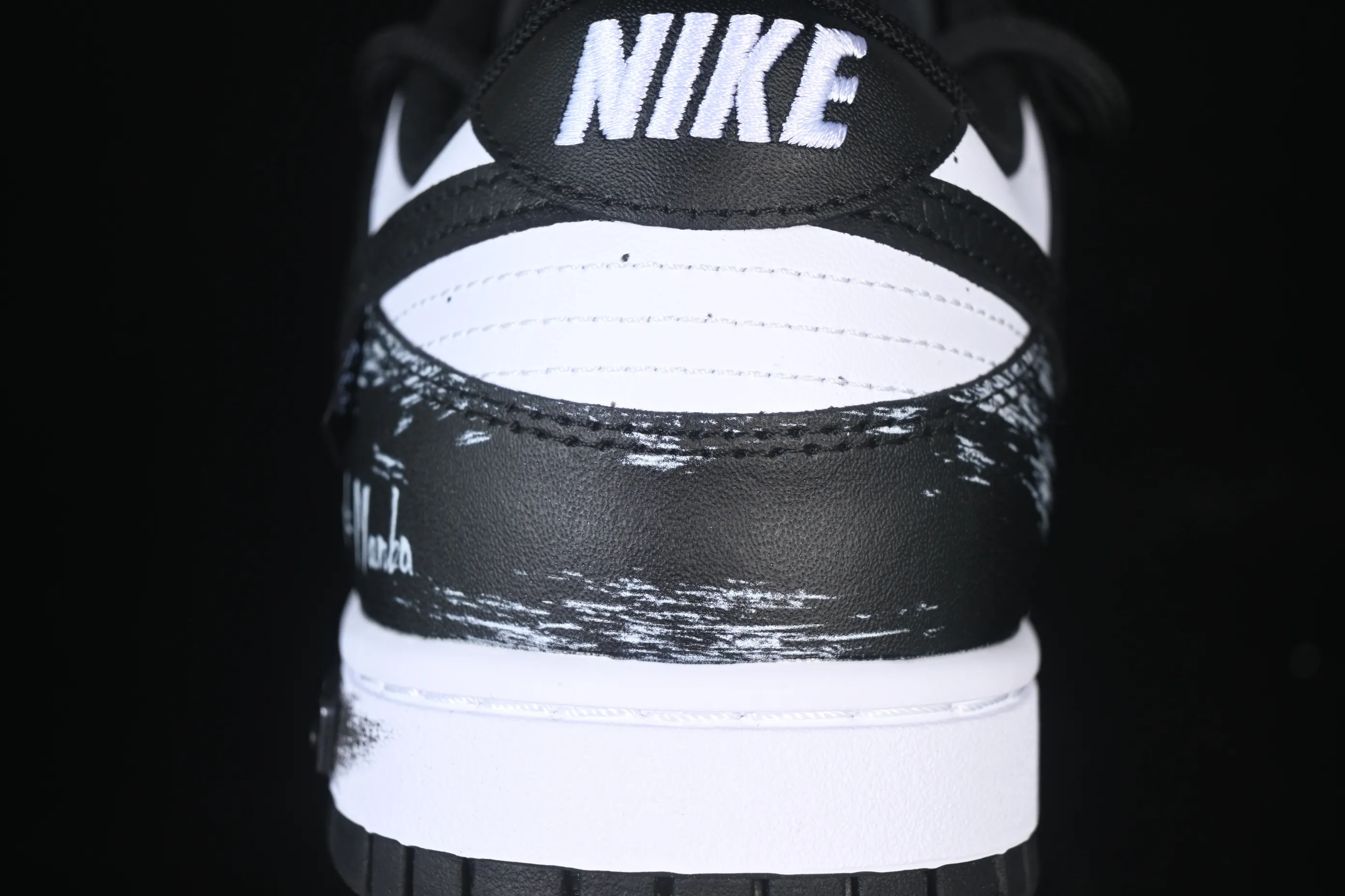 All categories Nk SB Dunk Series Nk SB Dunk Low High-end customized low-top sneakers Nike SB Dunk Low Punk style black and white straps High-end customized low-top casual sneakers DD1391-100
